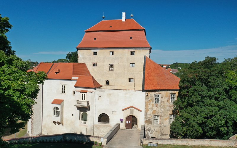 Zámek Miroslav