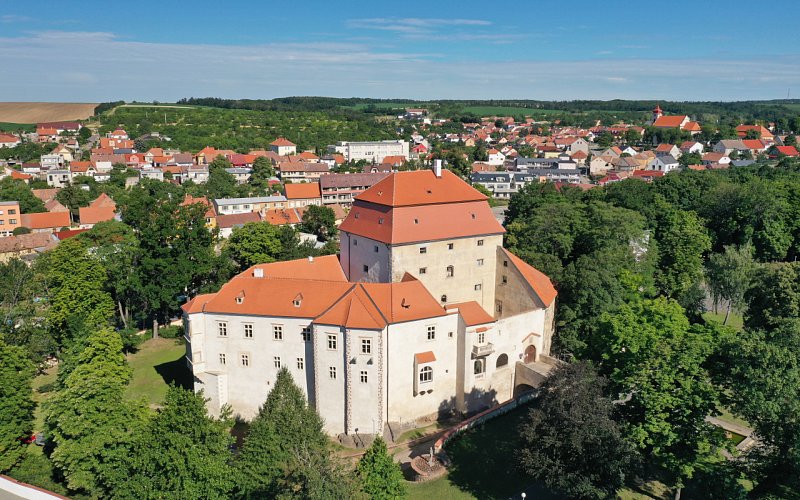 Zámek Miroslav